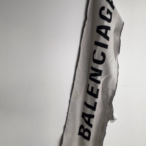 Balenciaga jacquard logo scarf black and white extra long - Picture 1 of 4
